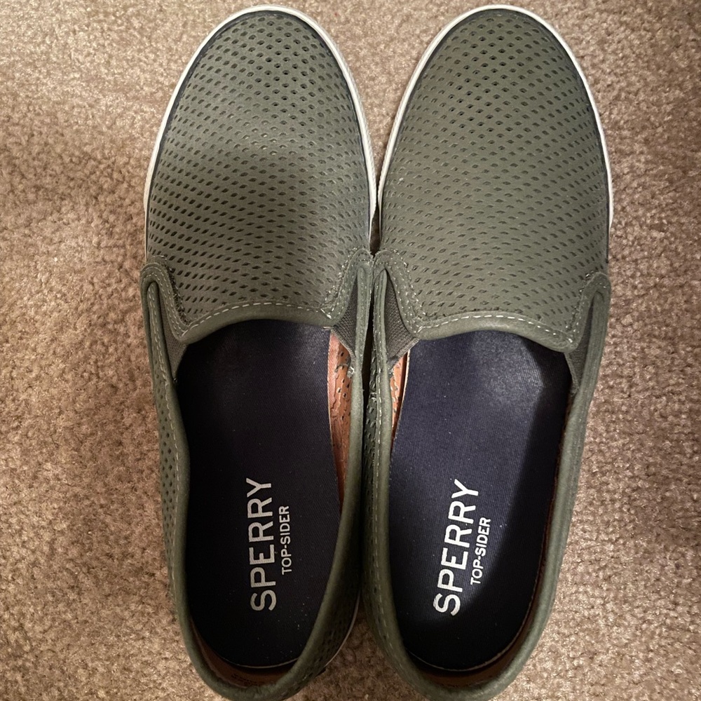 Sperry green loafer size 9